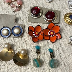 Vintage clip earrings lot